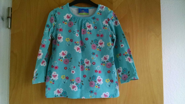 Türkises Blumenshirt Gr. 86