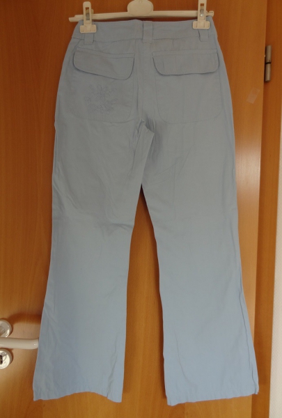 Schöne weiche hellblaue Hose für den Sport oder Alltag Gr. 152