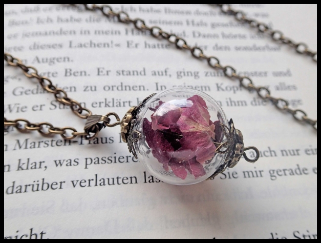 Halskette mit echten Rosenblättern, Hohlperle, blogger, hipster, statement, vintage