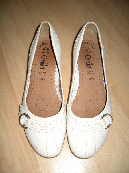 Hochwertige Leder Schuhe weiß Caprice Leder Keilabsatz Gr. 4,5 37/38 