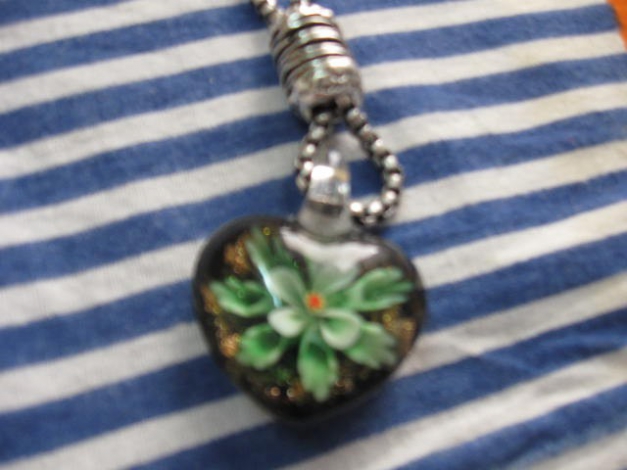 *** Neue Kette mit Glasanhänger ***