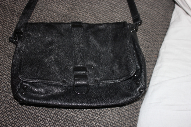 Schwarze Umhängetasche