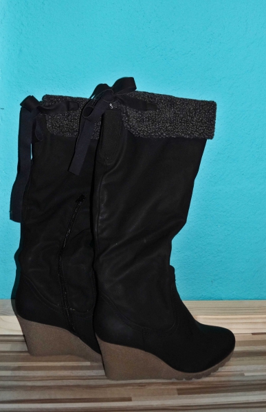 NEU: Winterstiefel / Wedges