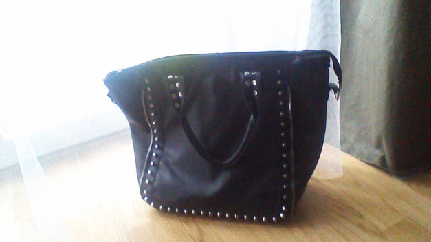 Tasche mit Nieten