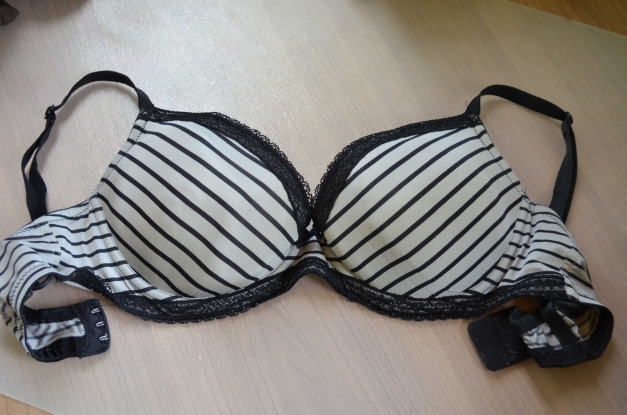 gestreifter BH