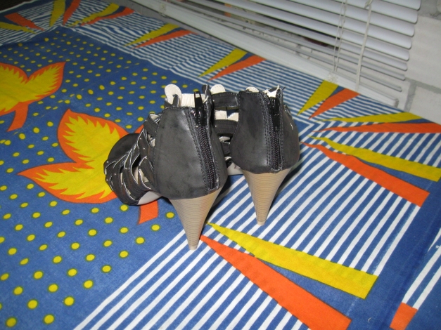 *** NEU ~ High Heels ~ Kleine Nieten ***