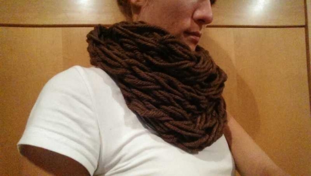 NEU! Brauner Strickschal / Wolle