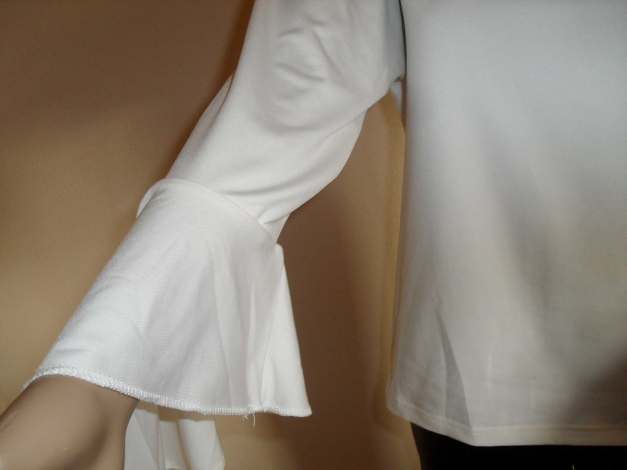 weisses TShirt mit Trompetenärmel Göße L/ V Ausschnitt