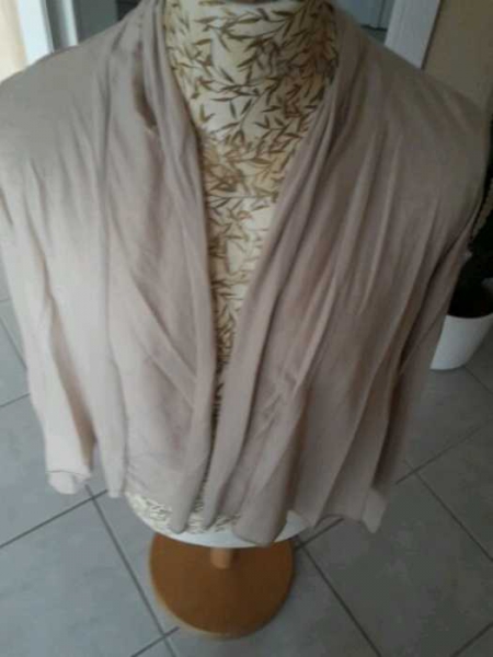 Schöner cardigan, super weicher stoff in beige