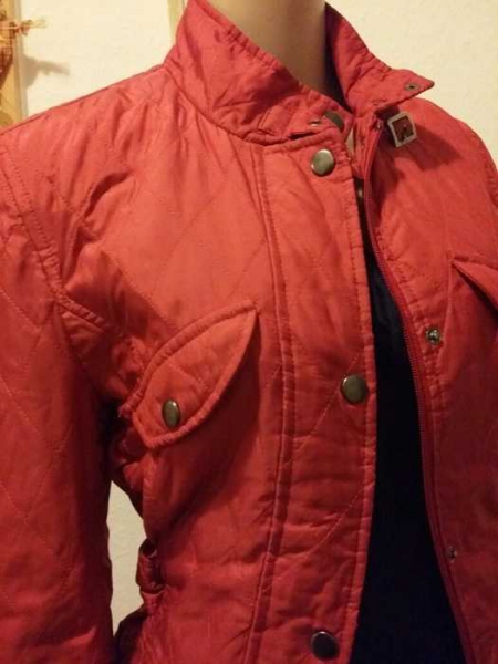 Sehr Schöne Übergangsjacke in Rot / Authentick Clothing COMPANY 