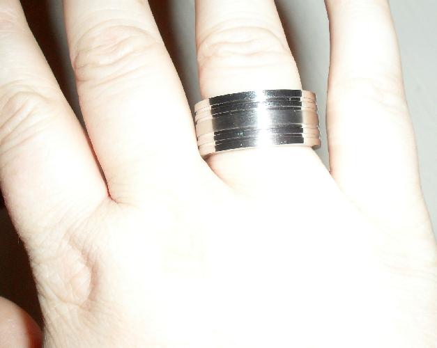 Schöner breiter Ring, Edelstahl  20,5 mm