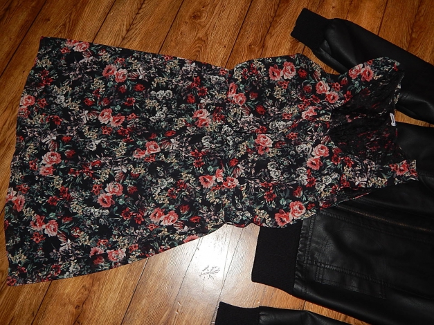 Süßes Blumenkleid wie Neu Gr. 42 von Pimkie