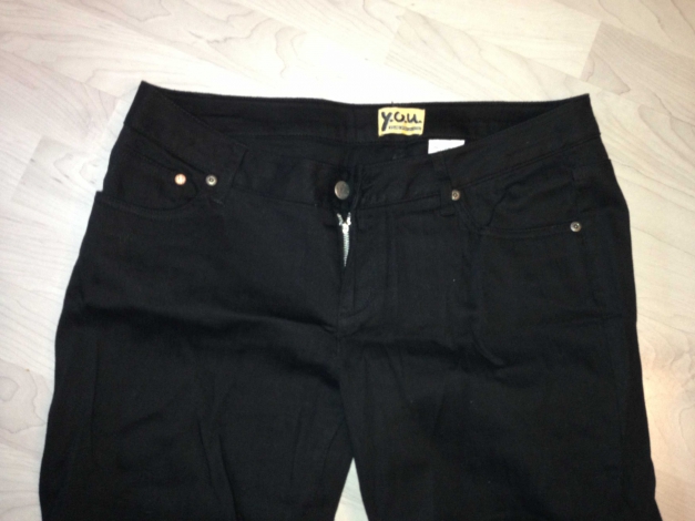 Schwarzehose von der Marke y.o.u.