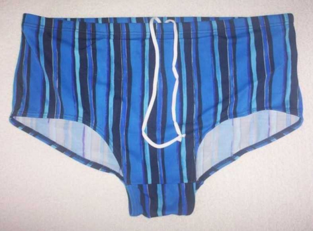 Gestreifte Badehose Gr.7