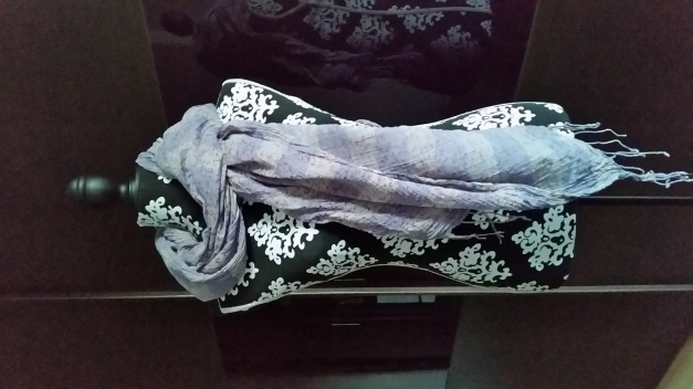 großes Tuch mit Blümchenmuster