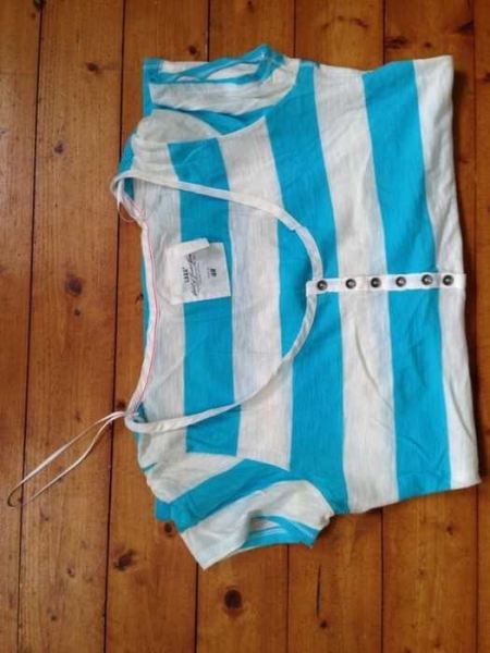 sommerliches H&M Tshirt mit Knöpfen