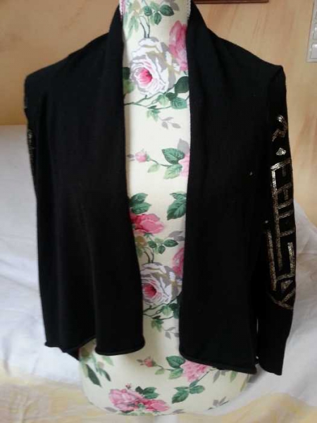 Schwarzer Cardigan