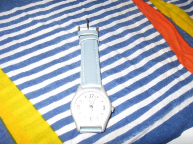 *** Neue Uhr mit leerer Batterie ***