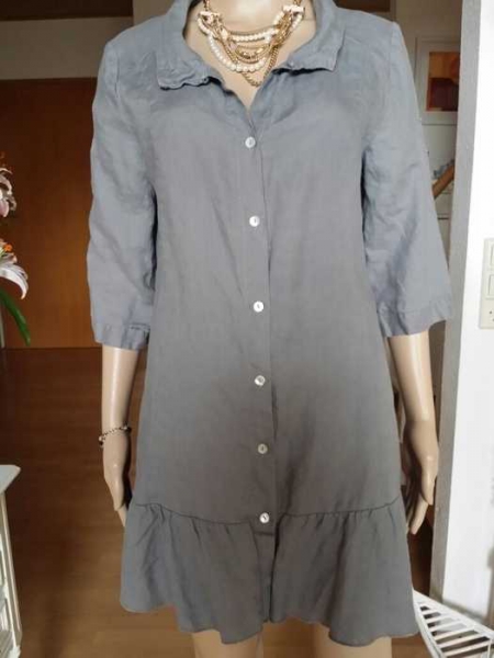 Wunderschöne Tunika in grau vonWunderschöne Tunika in grau von Authentic Clothing Company