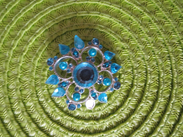 Brosche , Modeschmuck, Blumenform, türkis-silber