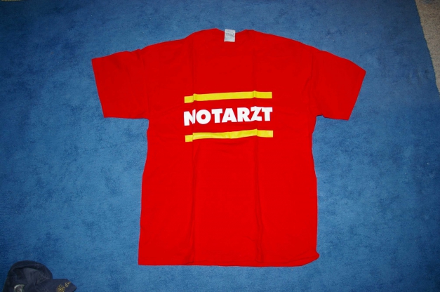 Notarzt T-Shirt, Größe L, knallrot, nagelneu, ungetragen