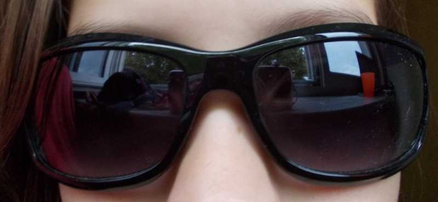 schwarze Sonnenbrille