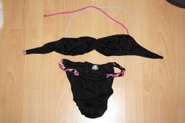 Bikini schwarz mit pinken und grauen Bändchen, Gr. 42 von Mallorca, Made in Spain