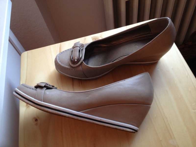 Klassische Keilabsatz Ballerinas