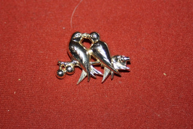 Süße Brosche, 2 Tauben, Turteltauben