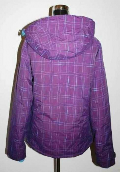 Lila Winterjacke