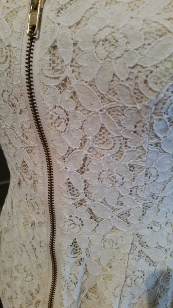 Süßes Mini Spitzenkleid créme