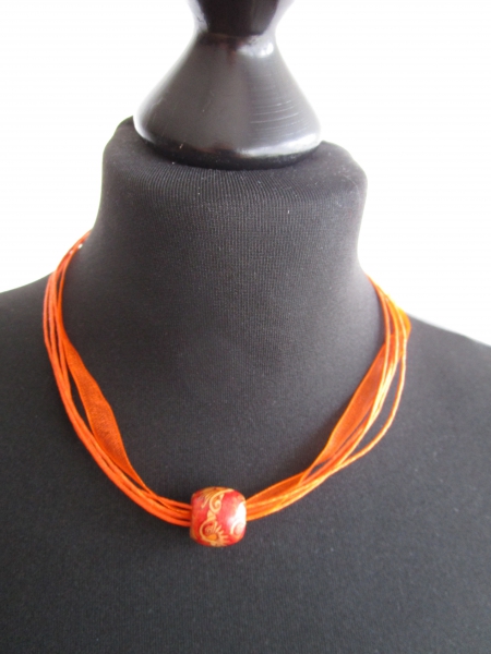 Organza Halsband in Orange mit passenden Bead