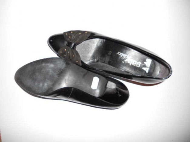 Gabor Pumps schwarz Lackleder mit Fliege mit Nieten gr. 37