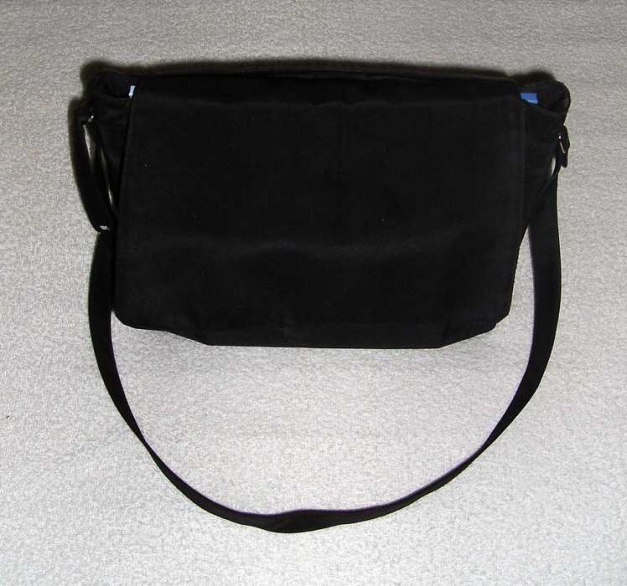 Schwarze Umhängetasche