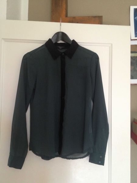 Transparente grüne Bluse