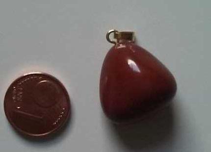 Schöner Steinanhänger, kirschrot