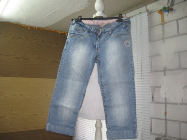 *** Top ~ Caprijeans ~ Stickerei *** 