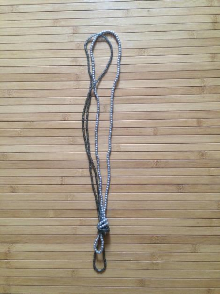 2 lange Perlenketten grau Silber