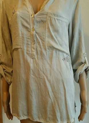 Wunderschöne Bluse mit Steinchen von Made in Italy