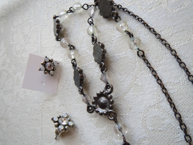 Kette mit Ohrstecker, neu, 26 cm