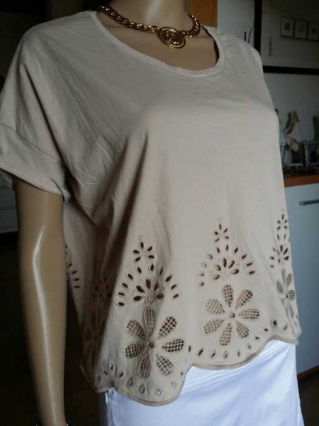 Wunderschöne Bluse mit schöne gestrickten dursichtigen Blummen / Conscions Collection H&M