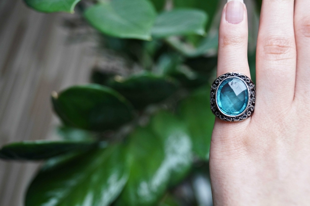 NEU: Vintage Ring / Blauer Stein