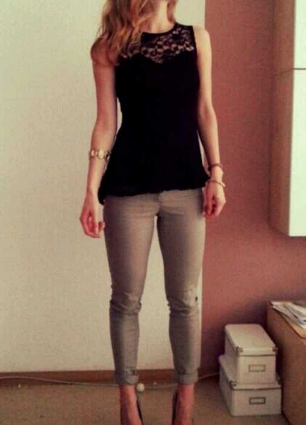 schwarze Bluse mit Spitze