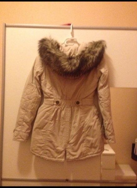 beige Jacke von Bershka