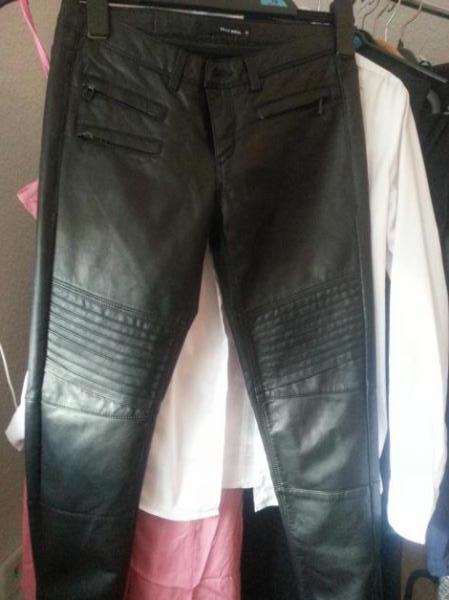 Lederhose mit Riffel