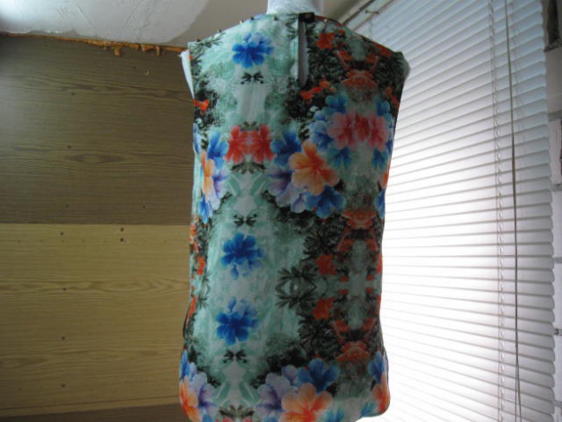 *** Neu ~ Bunt ~ Schrill ~ Top ~ Nieten ***