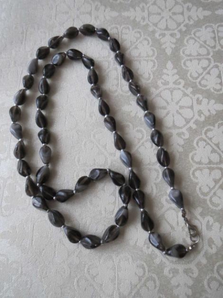 Kette, sehr schön, 40 cm, neu