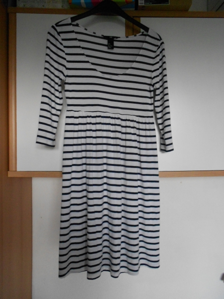 H&M Kleid marine blau weiß gestreift Sommerkleid