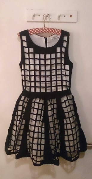 Schwarz-Weißes Kleid von Graffith