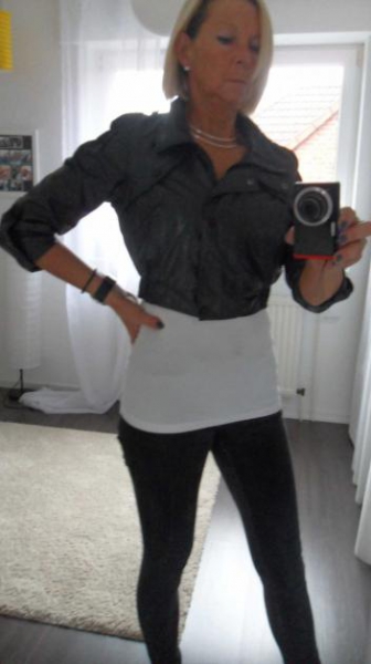 Vero Moda - kurze Jacke - M -